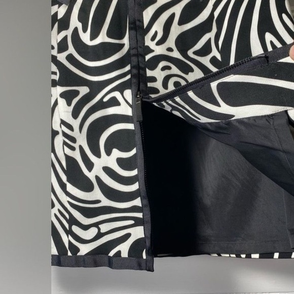 Etcetera Black and White Printed Zip Front Skirt Size 4 - Picture 3 of 3